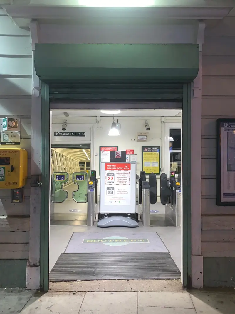 the open ticket hall entrance.